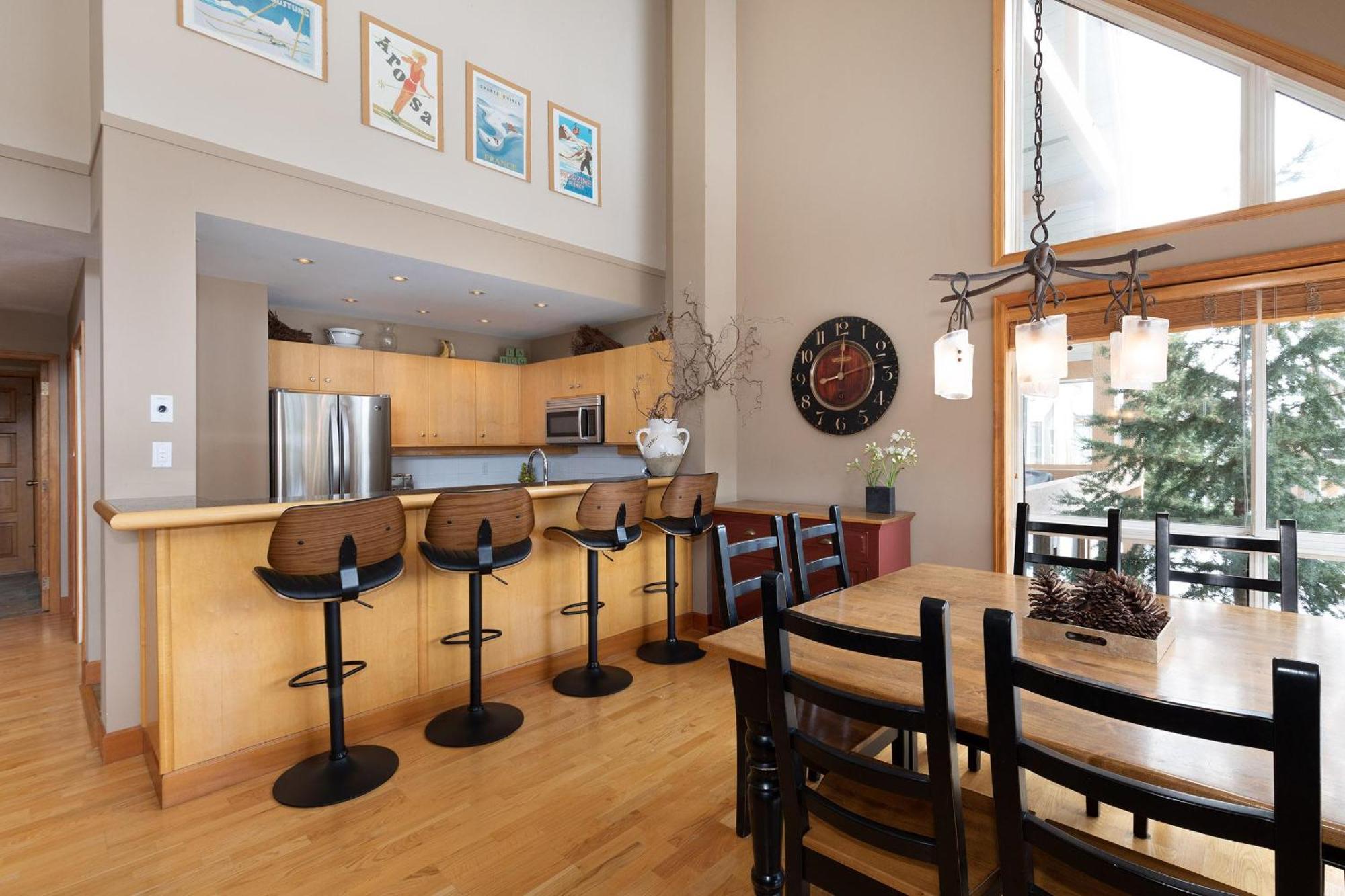 Alpine Greens 8 | Bright Townhome Near Blackcomb, Walk Or Shuttle To Skiing, Secure Parking Уистлер Экстерьер фото