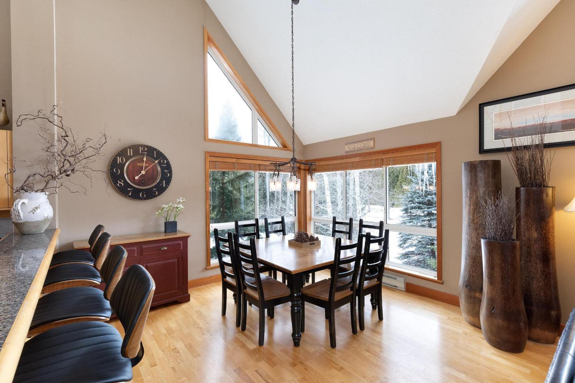 Alpine Greens 8 | Bright Townhome Near Blackcomb, Walk Or Shuttle To Skiing, Secure Parking Уистлер Экстерьер фото
