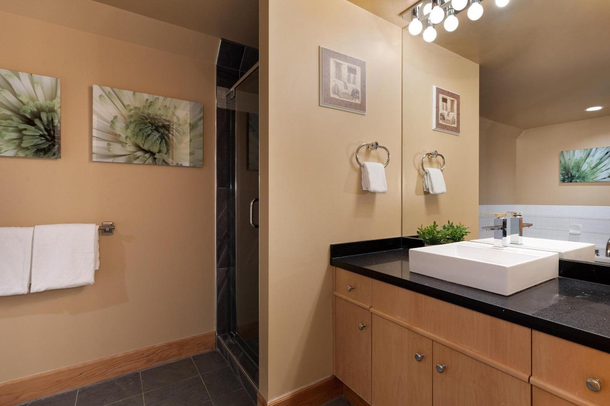 Alpine Greens 8 | Bright Townhome Near Blackcomb, Walk Or Shuttle To Skiing, Secure Parking Уистлер Экстерьер фото